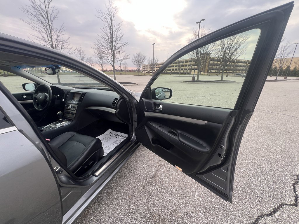 Used 2012 INFINITI G37 w/ Premium Pkg image 10