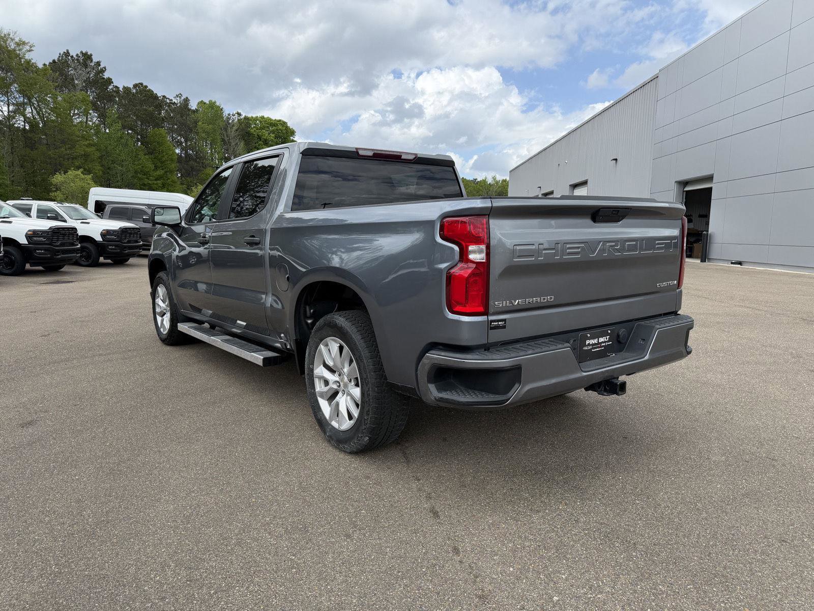 Used 2021 Chevrolet Silverado 1500 Custom image 5