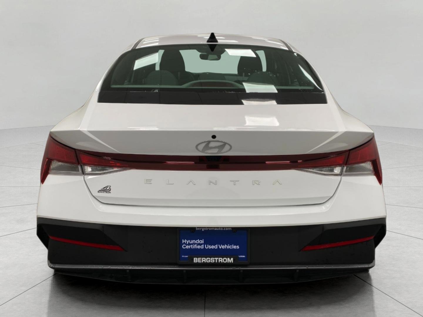 Certified 2024 Hyundai Elantra SEL FWD image 4