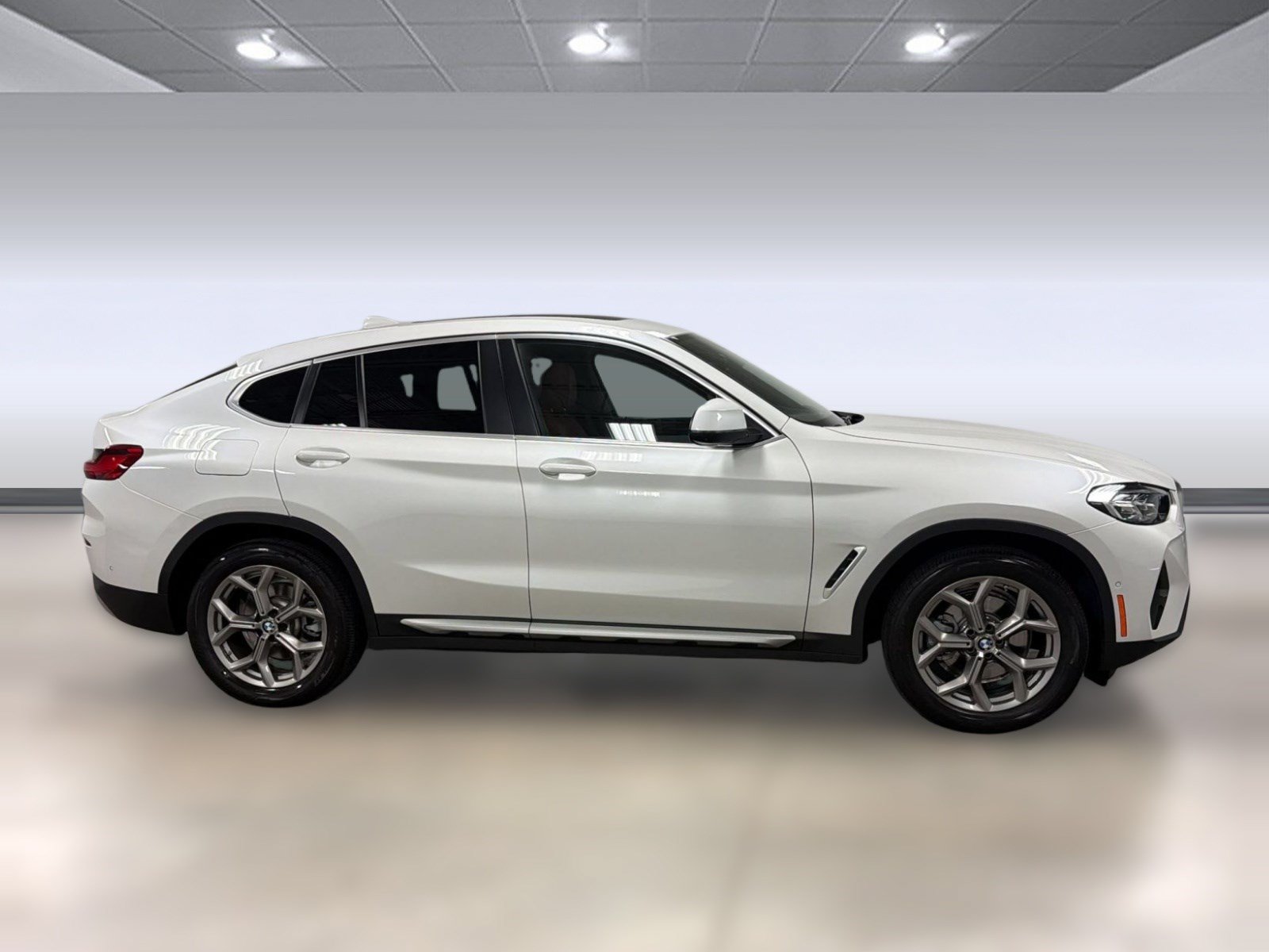 Certified 2025 BMW X4 xDrive30i AWD/4WD image 8