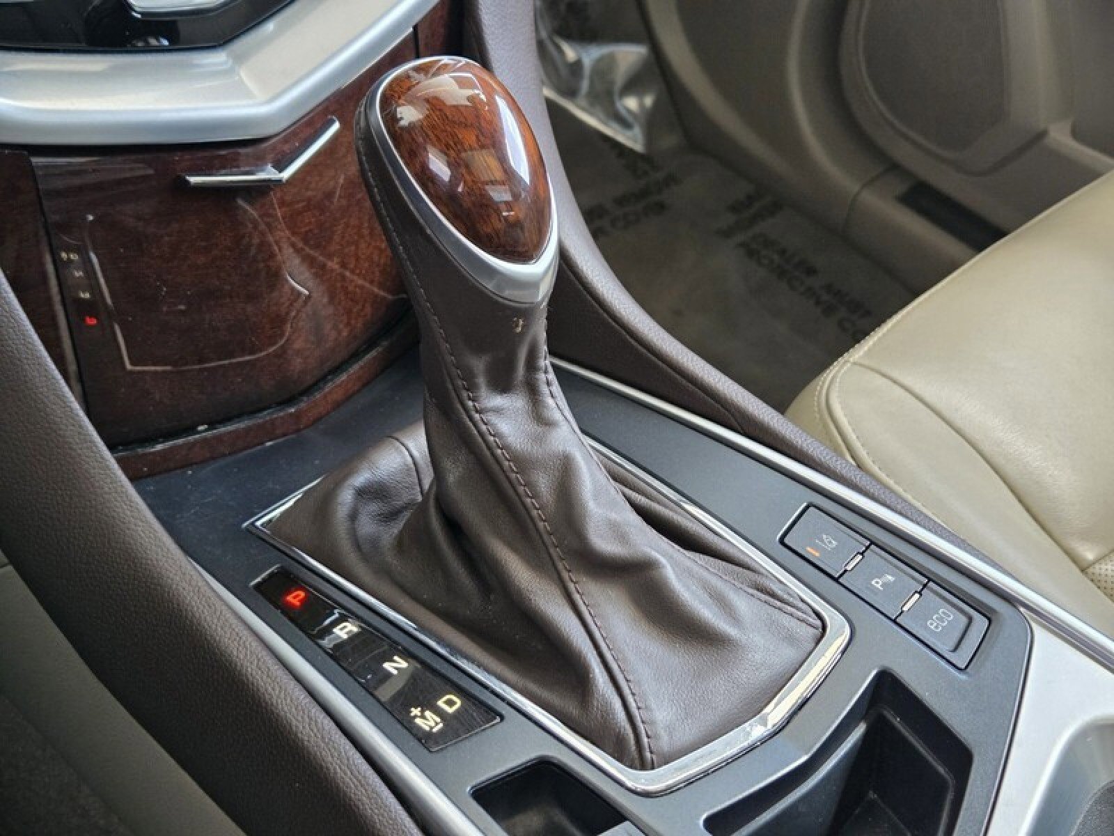 Used 2015 Cadillac SRX Luxury w/ Driver Awareness Package FWD image 33