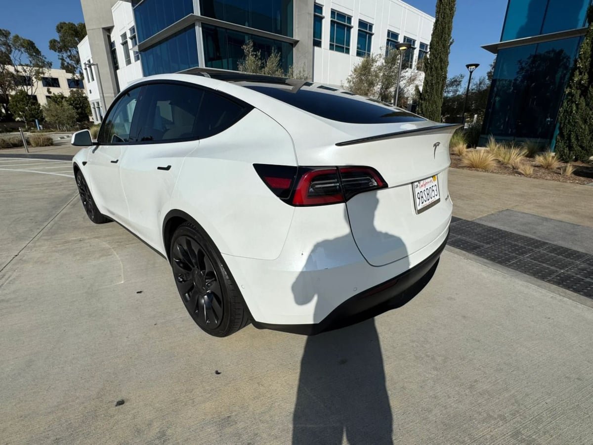 Used 2023 Tesla Model Y Performance AWD/4WD image 8