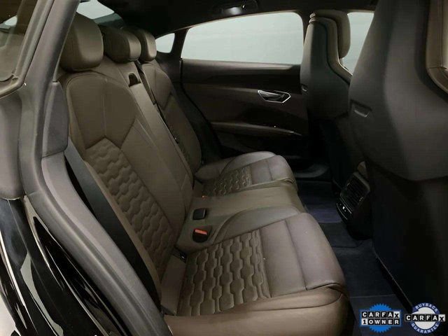 Used 2022 Audi e-tron GT Premium Plus image 22