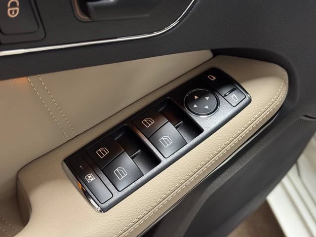 Used 2010 Mercedes-Benz E 350 4MATIC Sedan image 15
