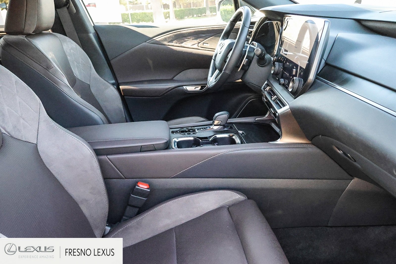 Certified 2025 Lexus RX 450h AWD w/ Luxury Package image 12