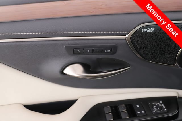 Used 2025 Lexus ES 350 w/ Ultra Luxury Package FWD image 20