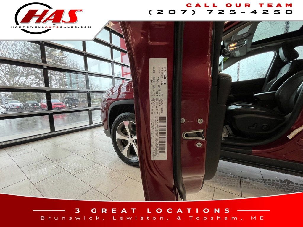 Used 2019 Jeep Cherokee Limited AWD/4WD image 18