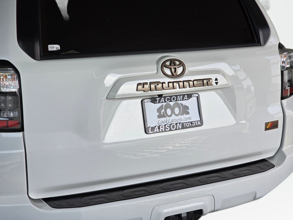 Used 2023 Toyota 4Runner 40th Anniversary SE AWD/4WD image 13