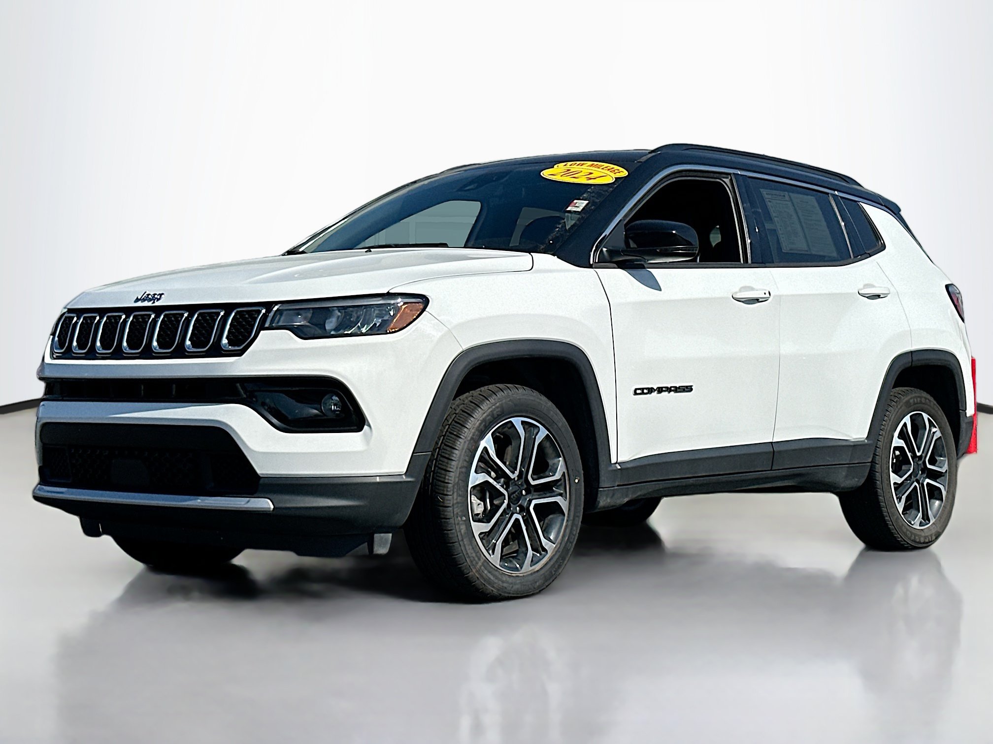 Used 2024 Jeep Compass Limited AWD/4WD image 12