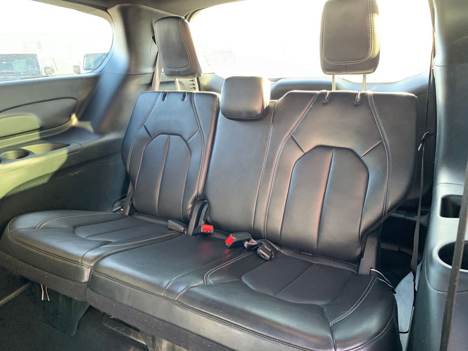 Used 2025 Chrysler Pacifica Select image 31