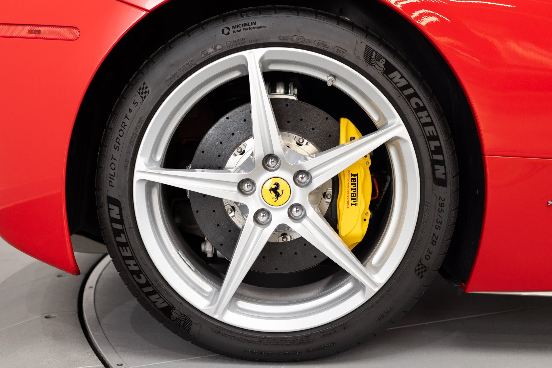 Certified 2014 Ferrari 458 Spider RWD image 24
