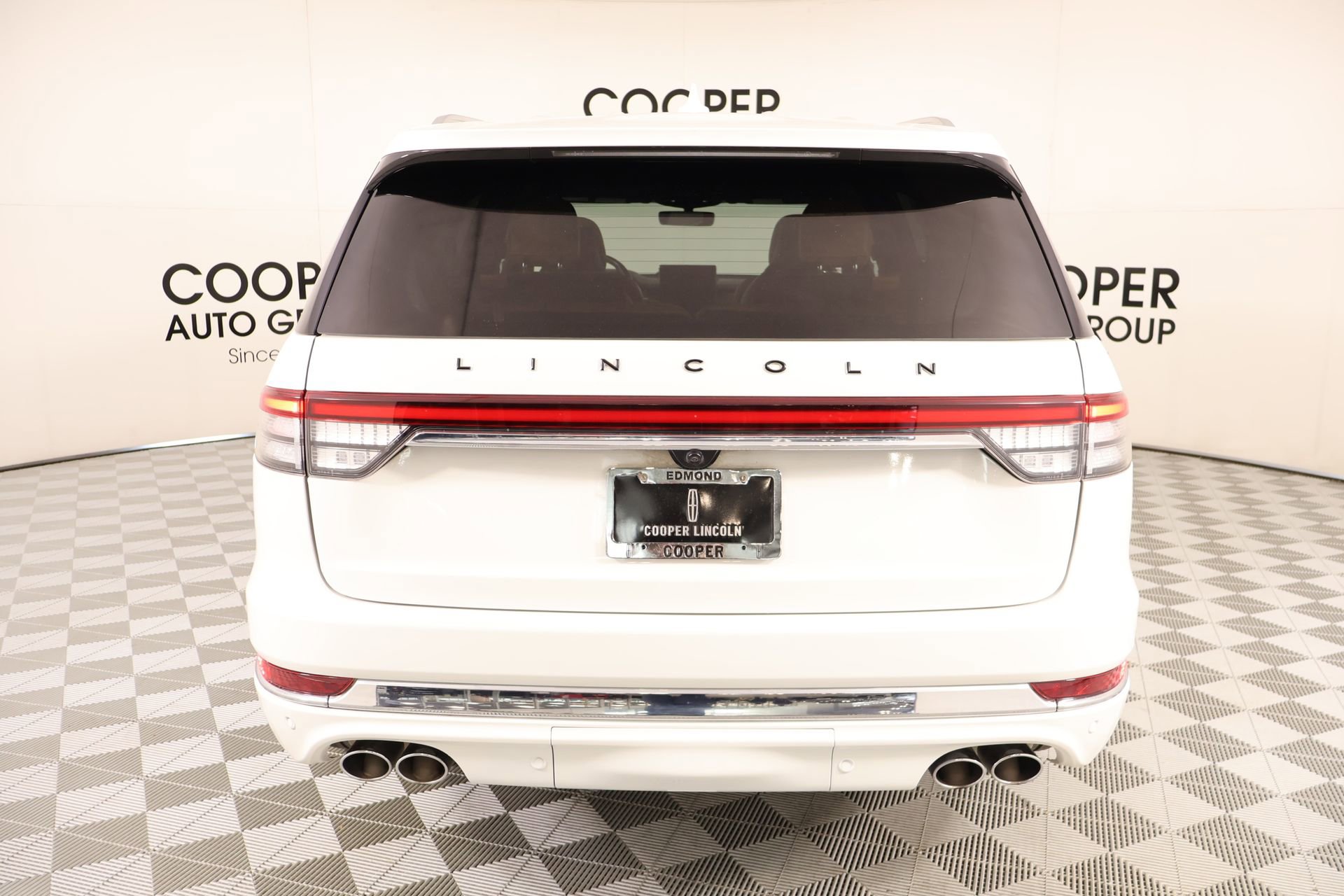 Used 2023 Lincoln Aviator Black Label w/ Dynamic Handling Package AWD/4WD image 24