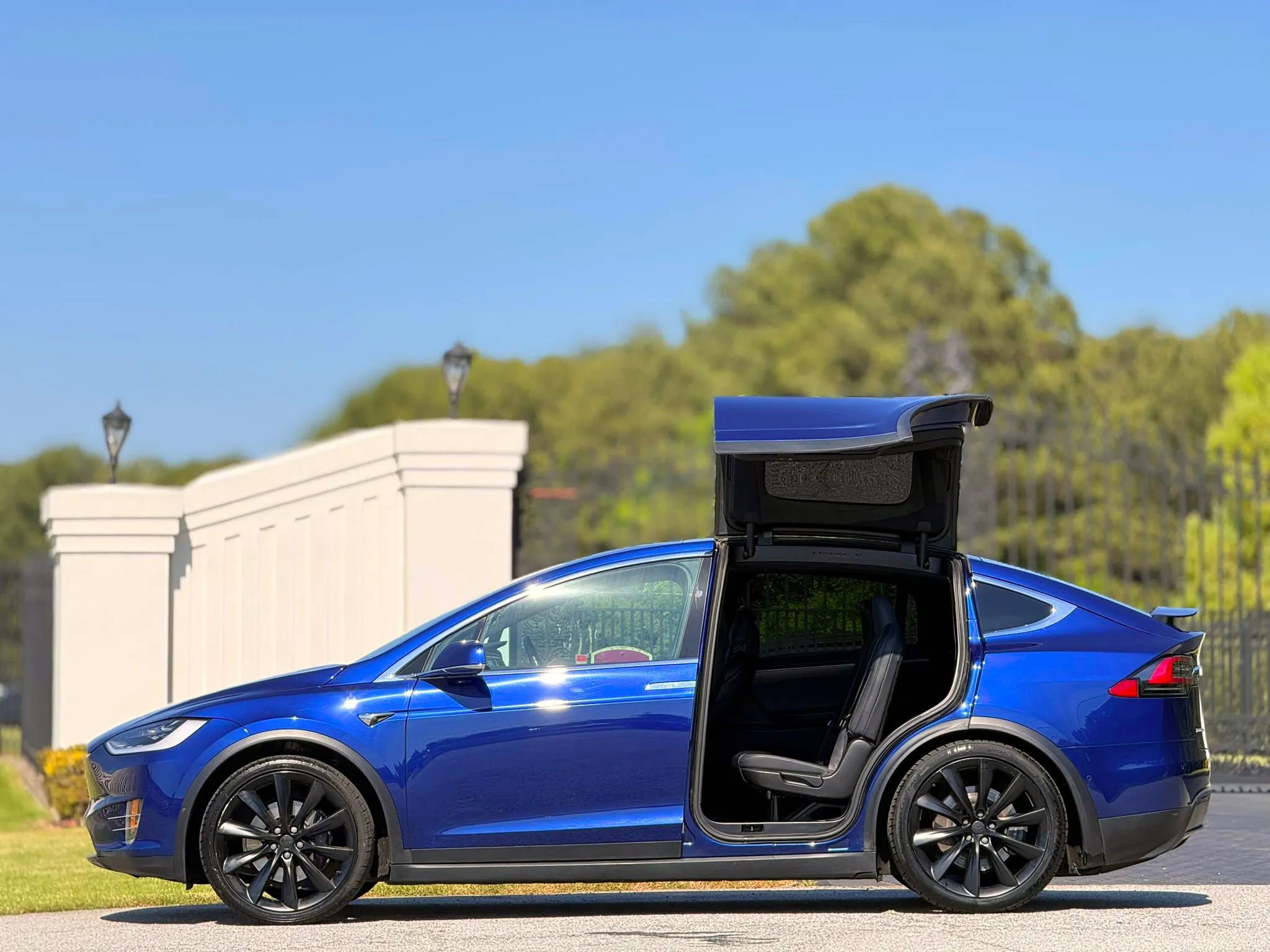 Used 2017 Tesla Model X 100D image 7