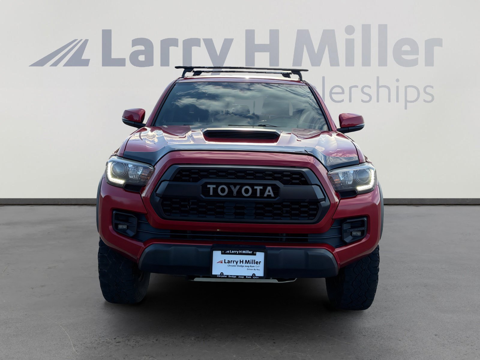 Used 2017 Toyota Tacoma TRD Pro AWD/4WD image 9