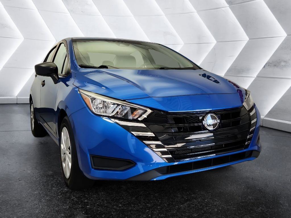 Used 2023 Nissan Versa S w/ Trunk Package image 1