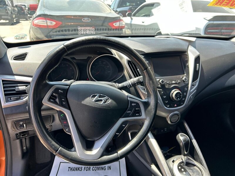 Used 2017 Hyundai Veloster FWD image 18