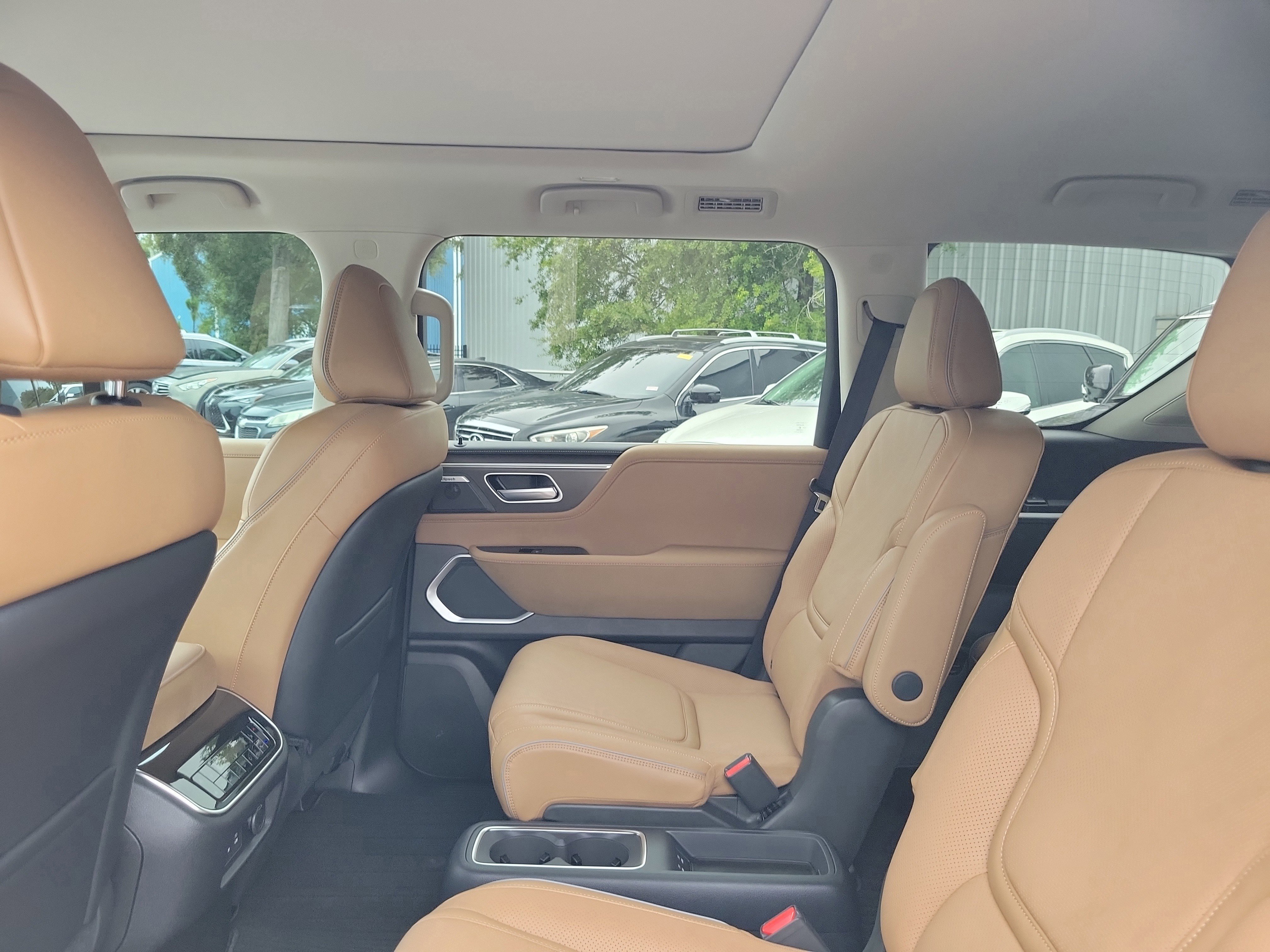 New 2026 INFINITI QX80 Luxe image 9