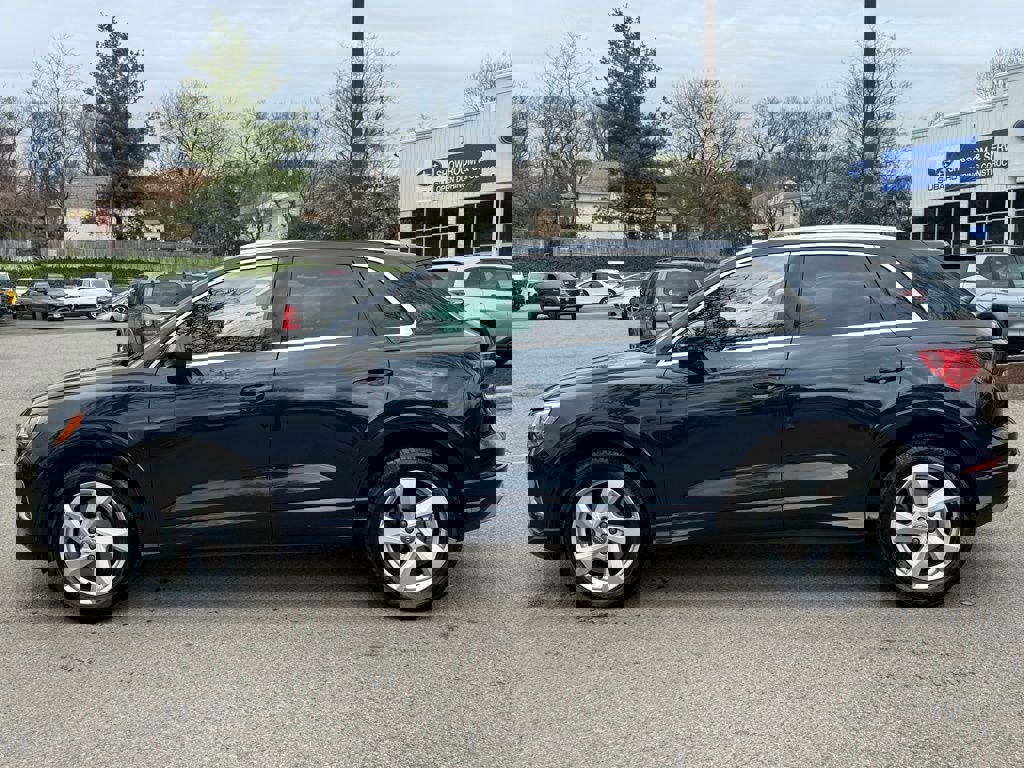 Used 2020 Audi Q3 2.0T Premium w/ Convenience Package image 11