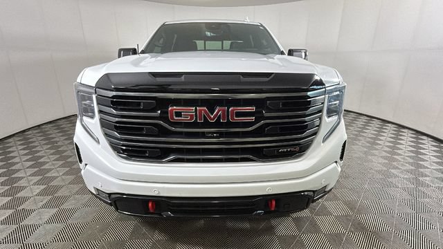 Used 2025 GMC Sierra 1500 AT4 w/ AT4 Premium Package AWD/4WD image 7