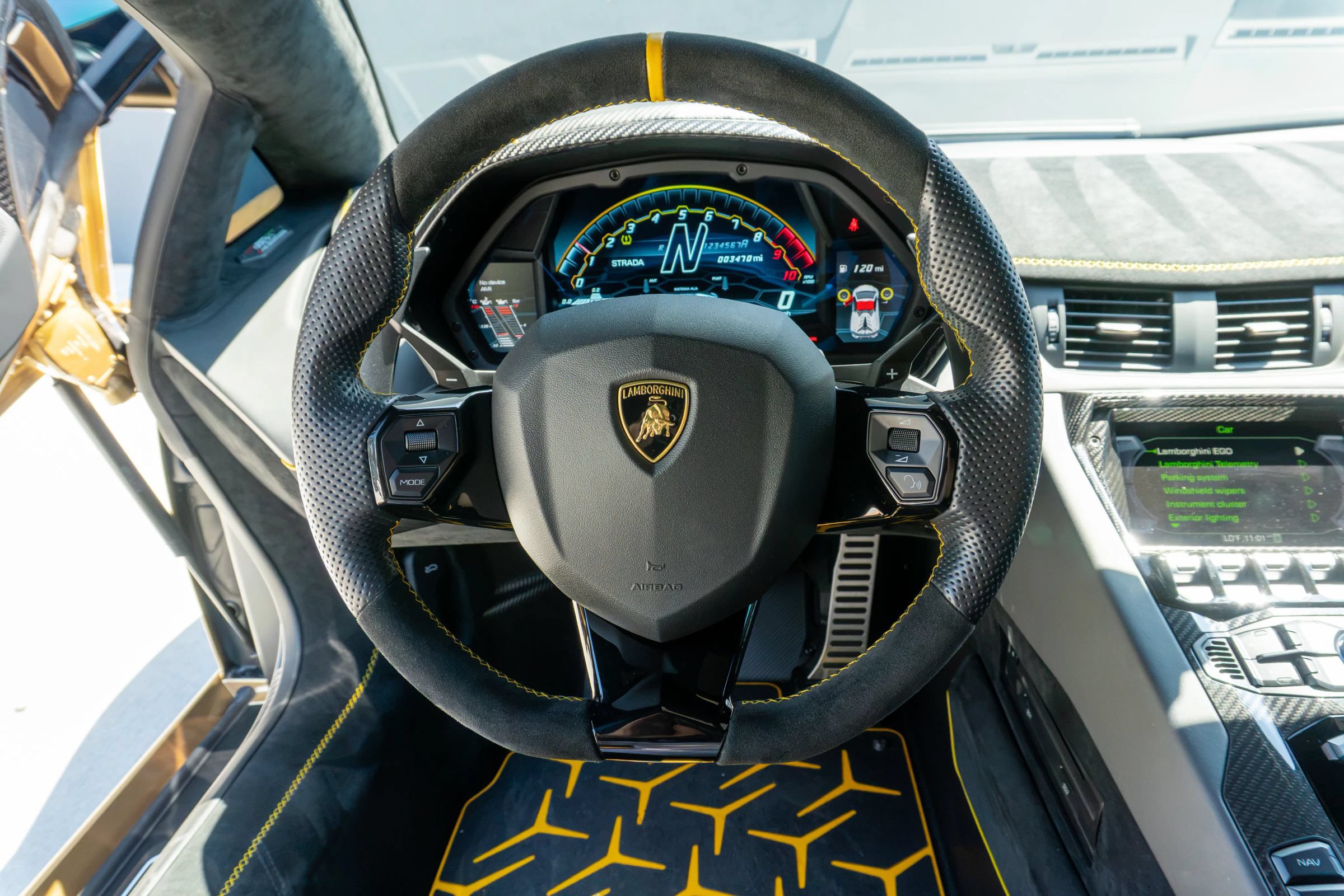Used 2020 Lamborghini Aventador SVJ AWD/4WD image 60