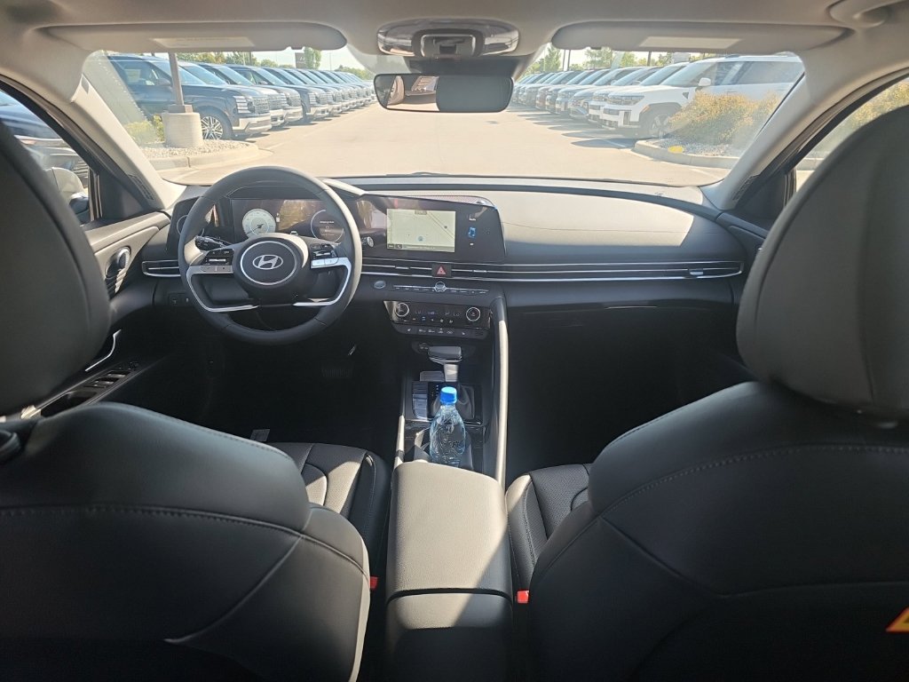 New 2026 Hyundai Elantra Limited FWD image 33