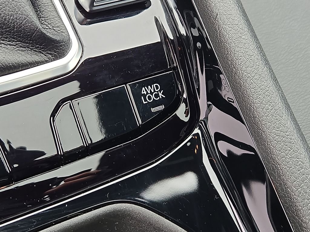 Used 2025 Jeep Compass Limited w/ High Altitude Package image 24