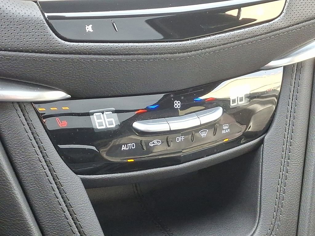 Certified 2025 Cadillac XT5 Premium Luxury w/ LPO, Floor Liner Package image 17