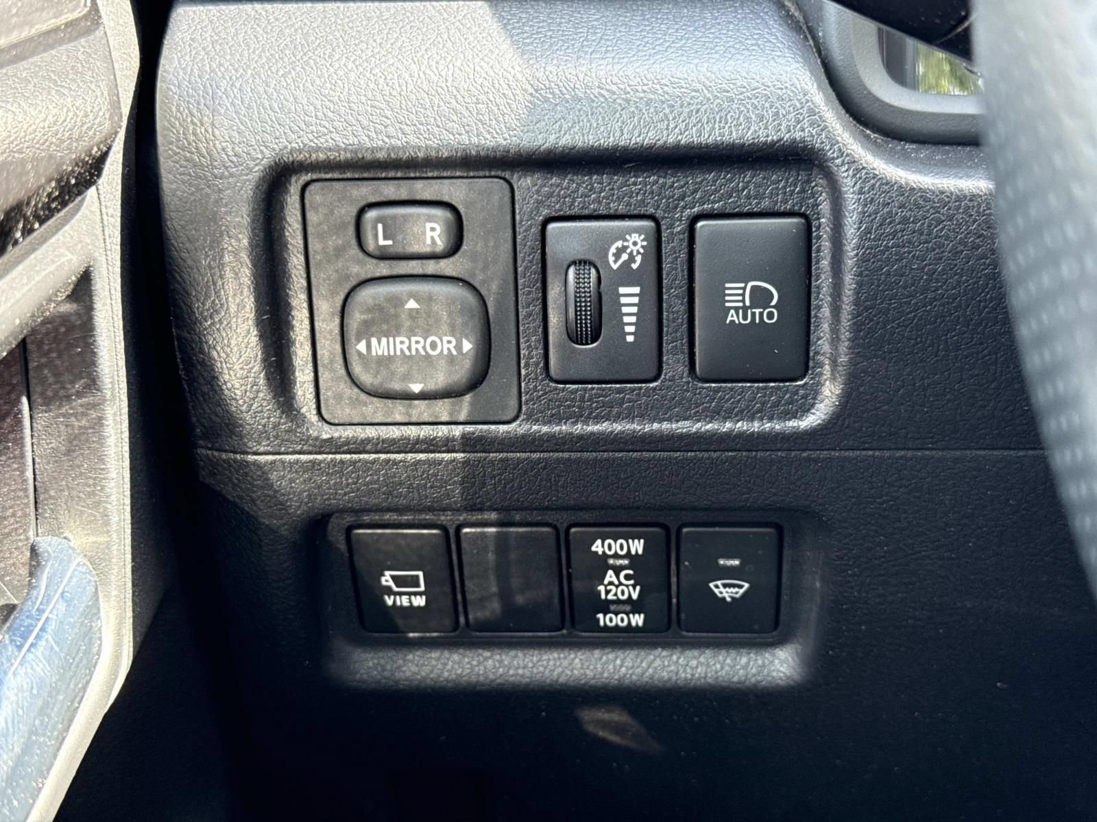 Used 2022 Toyota 4Runner TRD Off-Road Premium AWD/4WD image 19