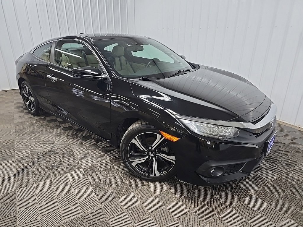 Used 2018 Honda Civic Touring image 7