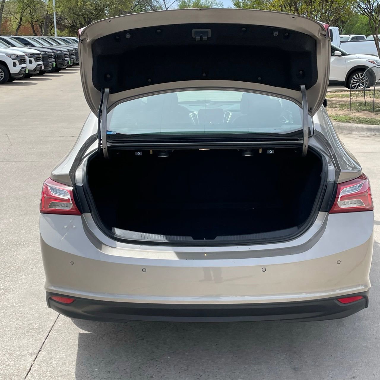 Used 2024 Chevrolet Malibu LT image 26