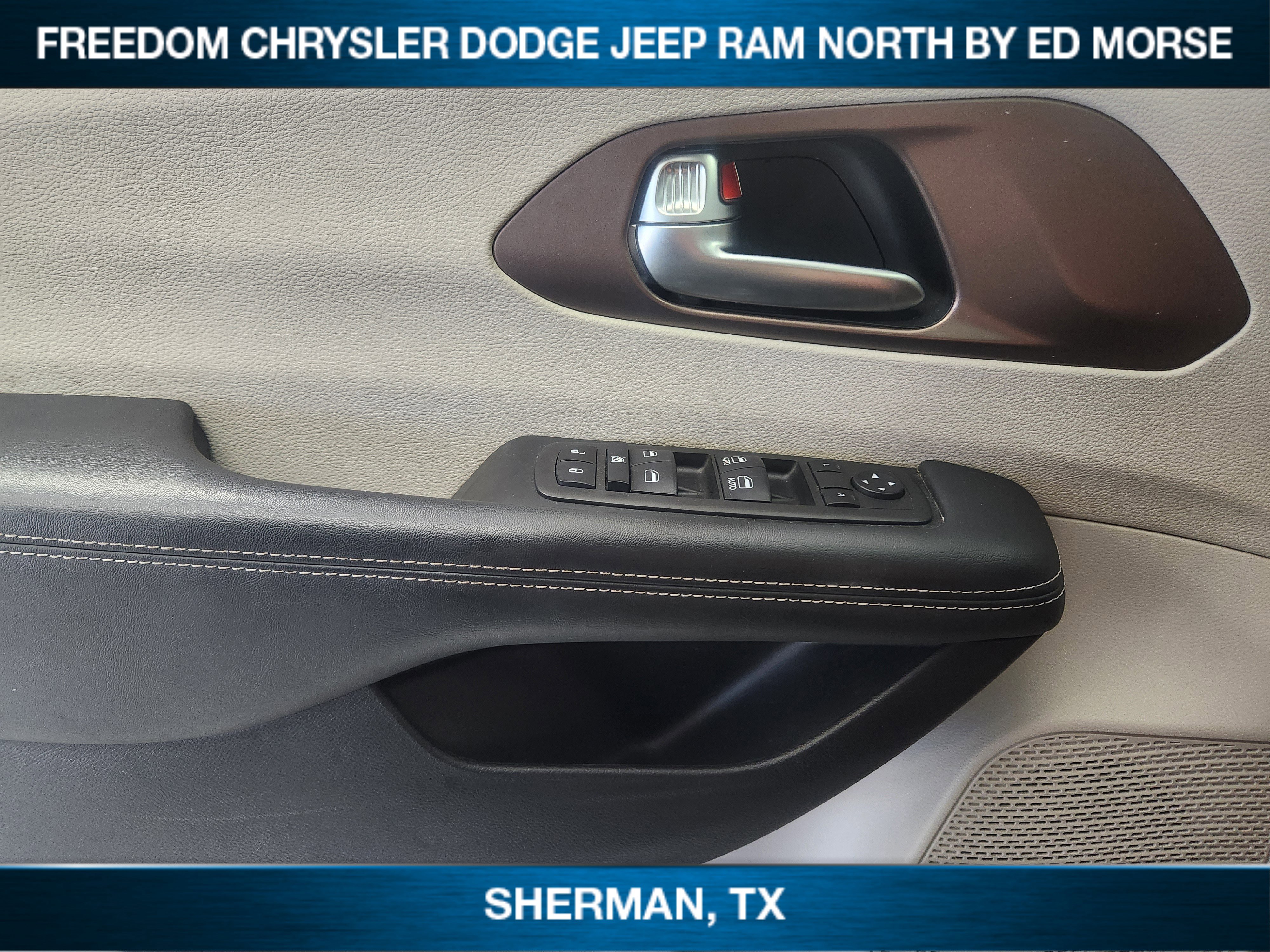 Used 2023 Chrysler Voyager LX image 17