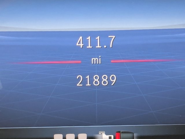 Used 2024 Mercedes-Benz GLC 300 4MATIC image 11