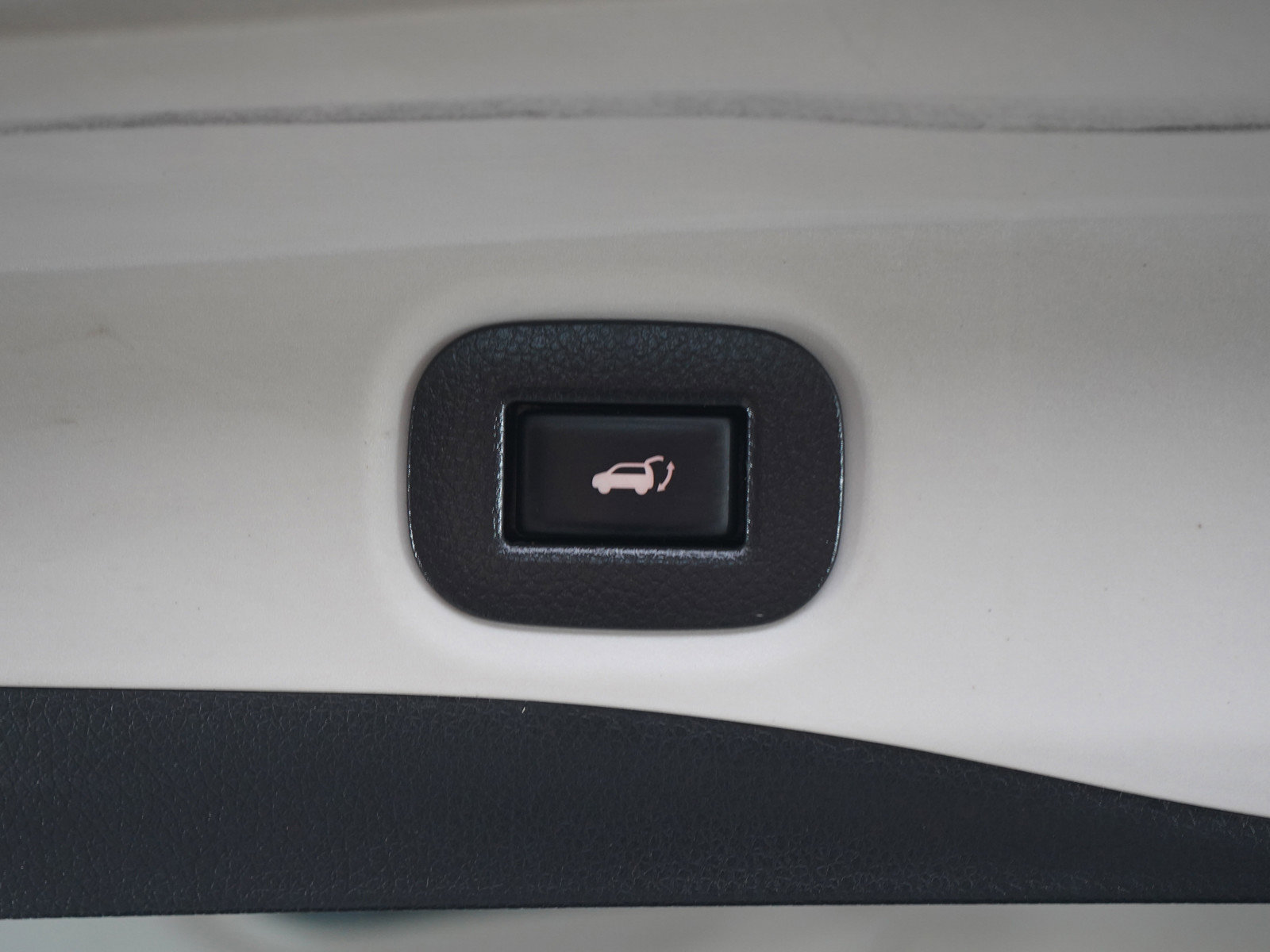 Used 2016 Nissan Rogue SV w/ SV Premium Package AWD/4WD image 17