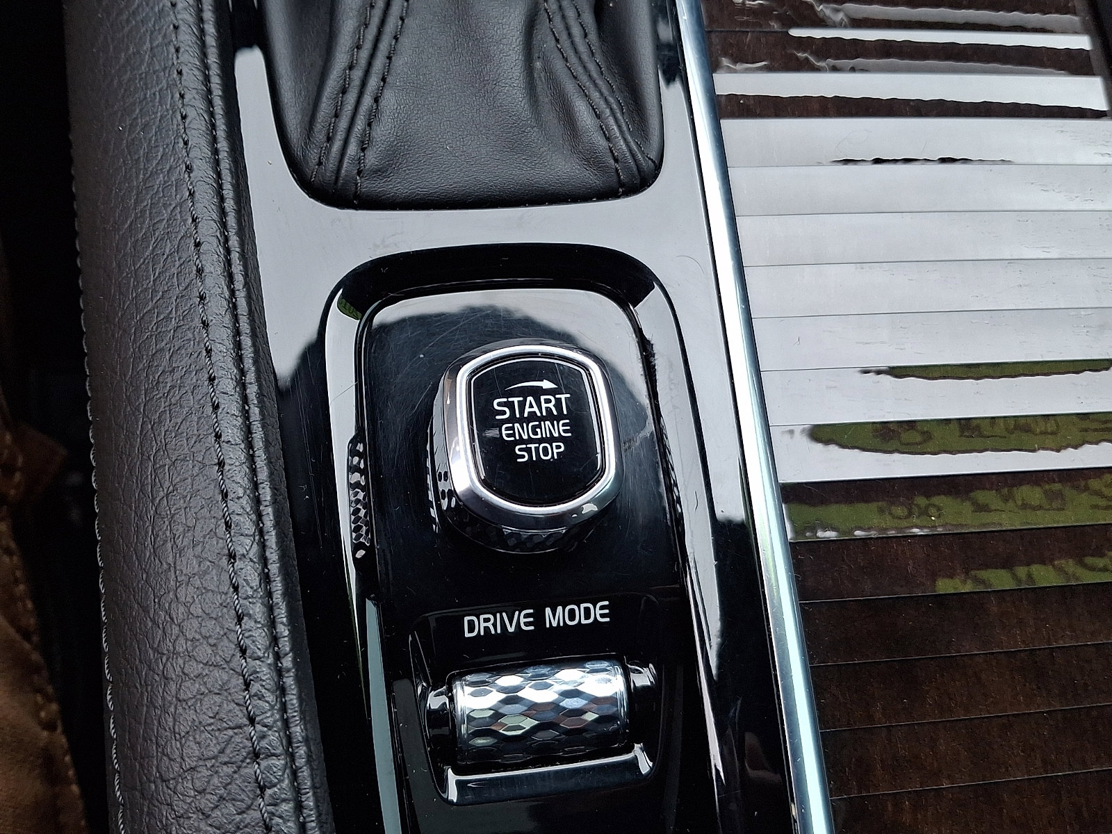 Used 2018 Volvo S90 T5 Momentum w/ Convenience Package image 24