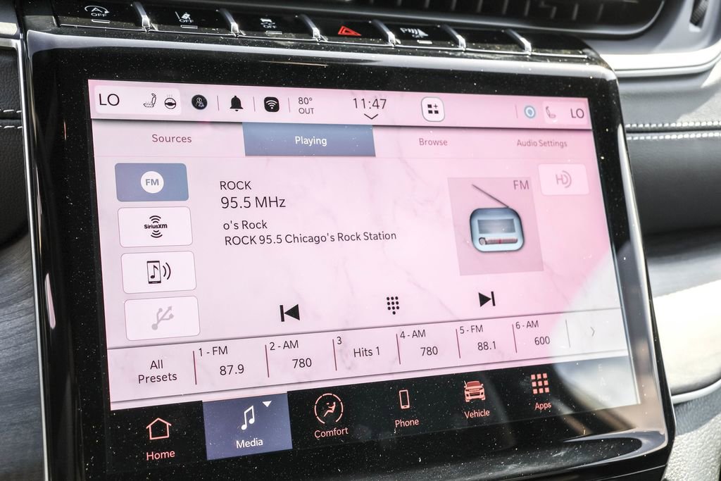 Used 2025 Jeep Grand Cherokee Limited image 25