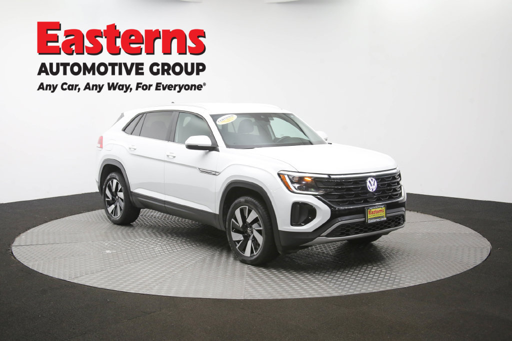 Used 2025 Volkswagen Atlas Cross Sport SE FWD image 50
