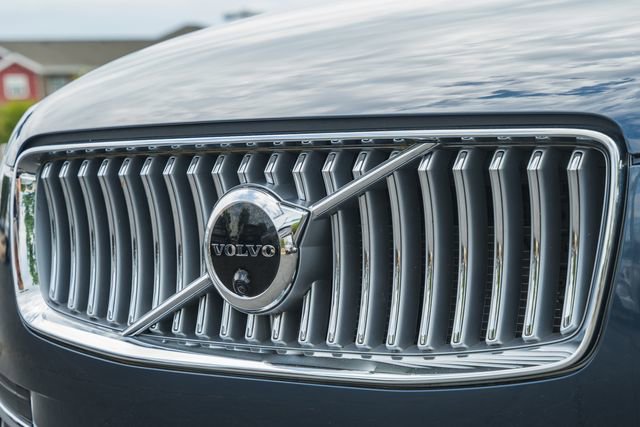 Used 2023 Volvo XC90 B6 Plus w/ Protection Package AWD/4WD image 12