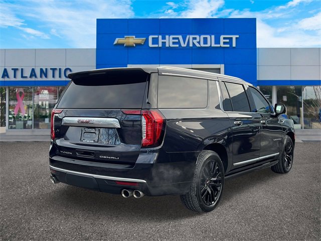 Used 2023 GMC Yukon XL Denali w/ Denali Reserve Package image 5