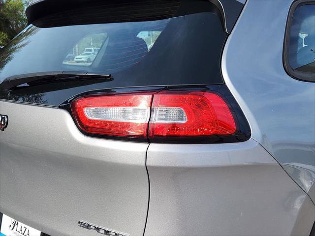 Certified 2017 Jeep Cherokee Sport image 8