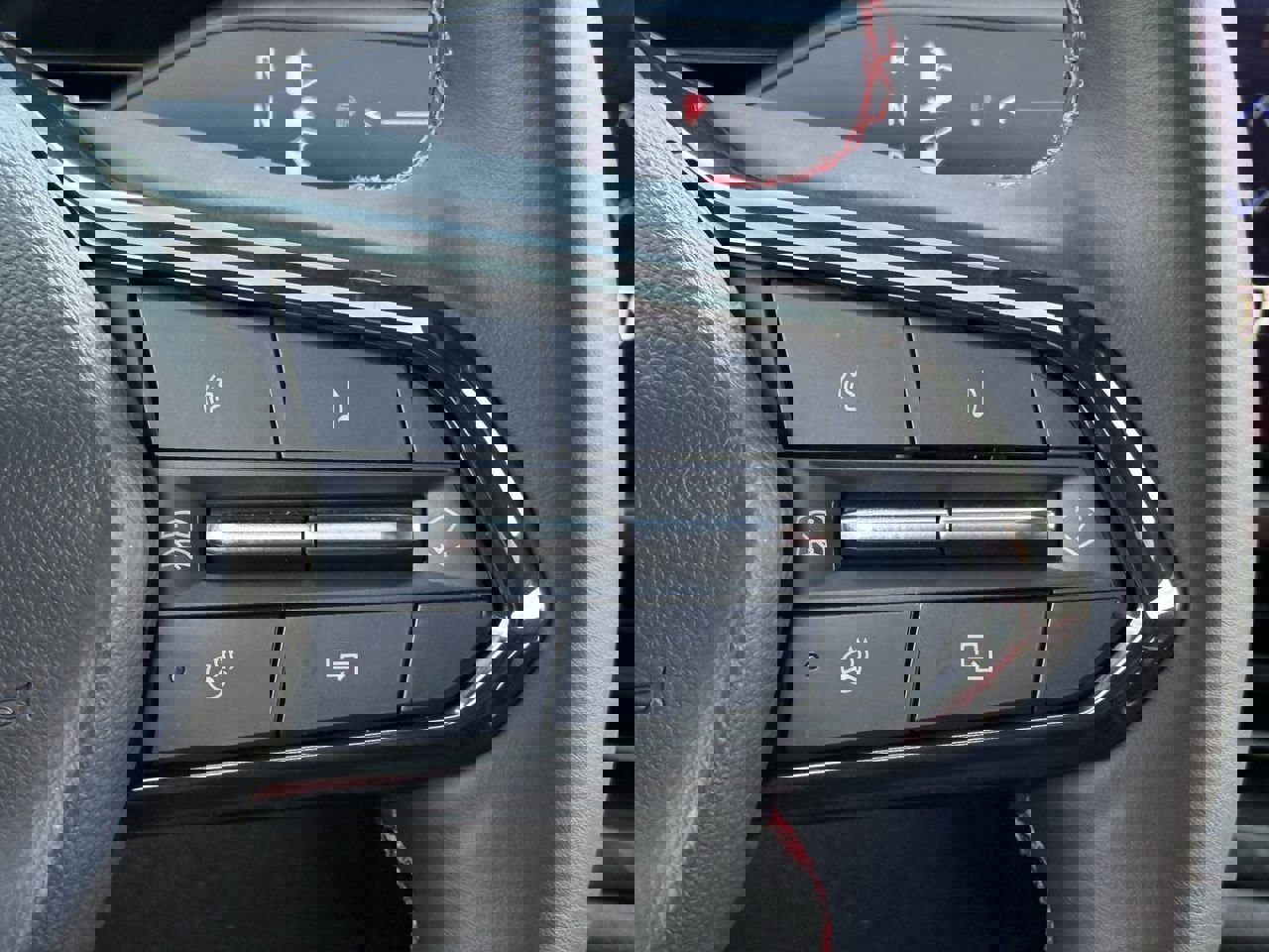 New 2026 Chevrolet Equinox EV RS image 14