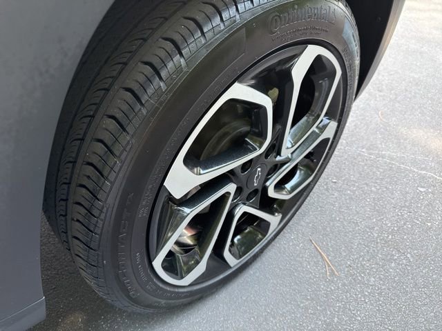 Used 2025 Chevrolet Trax RS w/ Sunroof Package FWD image 28