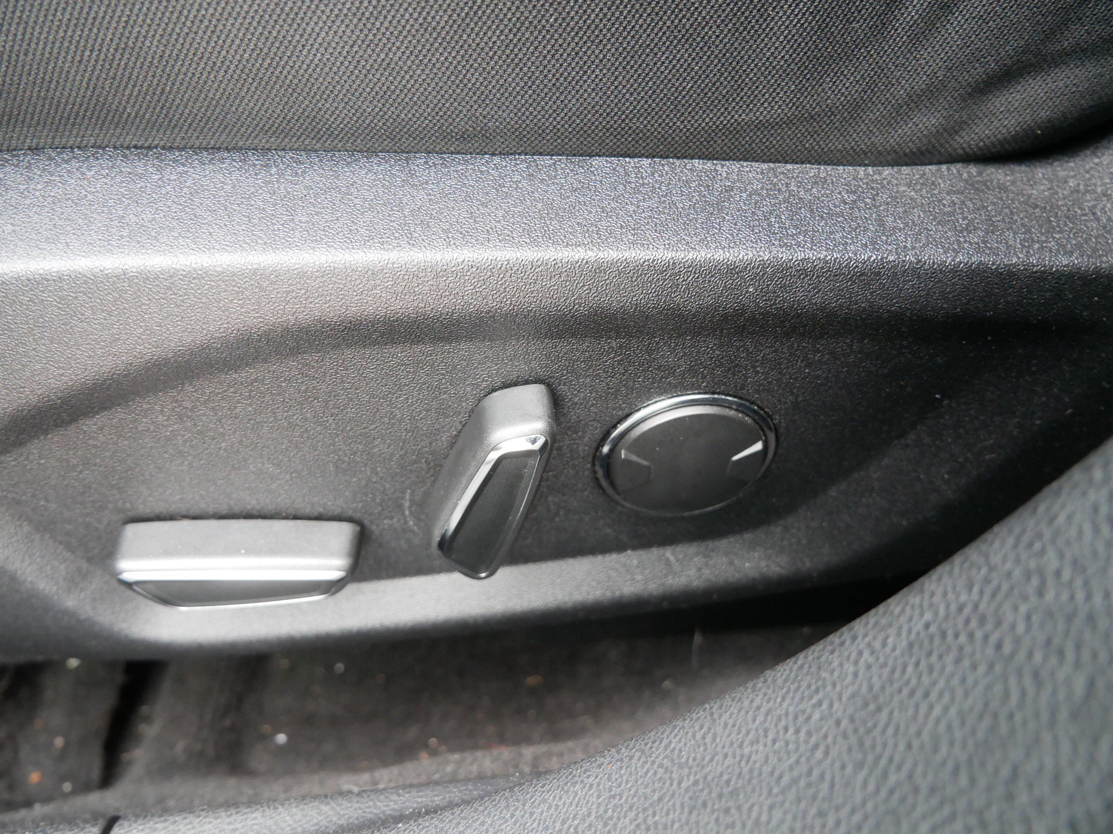 Used 2020 Ford Fusion SE image 20