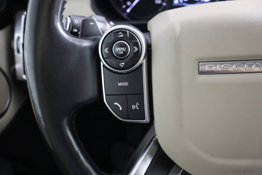 Used 2018 Land Rover Discovery SE AWD/4WD image 8
