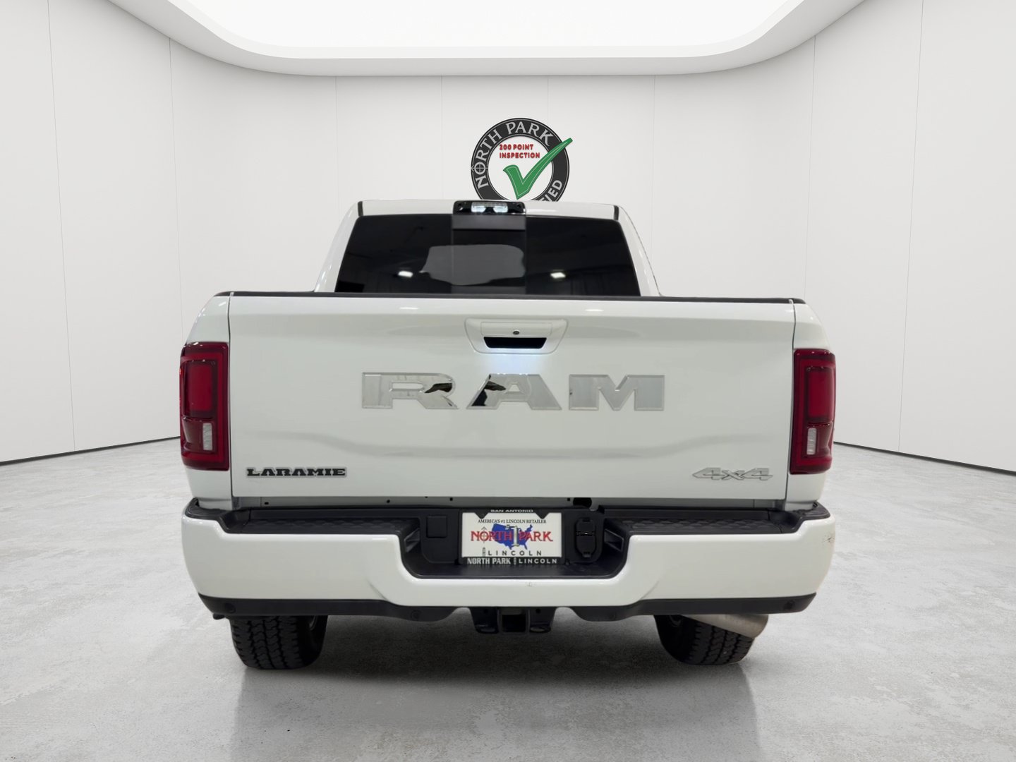 Used 2026 RAM 2500 Laramie AWD/4WD image 4