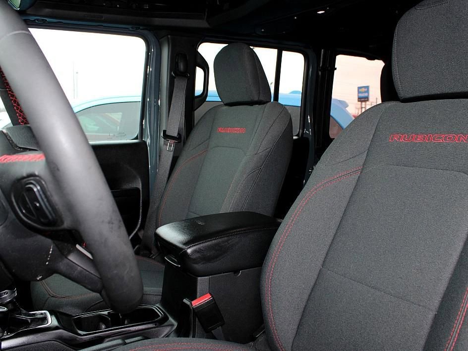 Used 2024 Jeep Wrangler Unlimited Rubicon w/ XTREMEE 35" Tire Package image 31