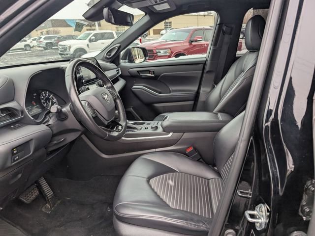 Used 2021 Toyota Highlander XSE image 13