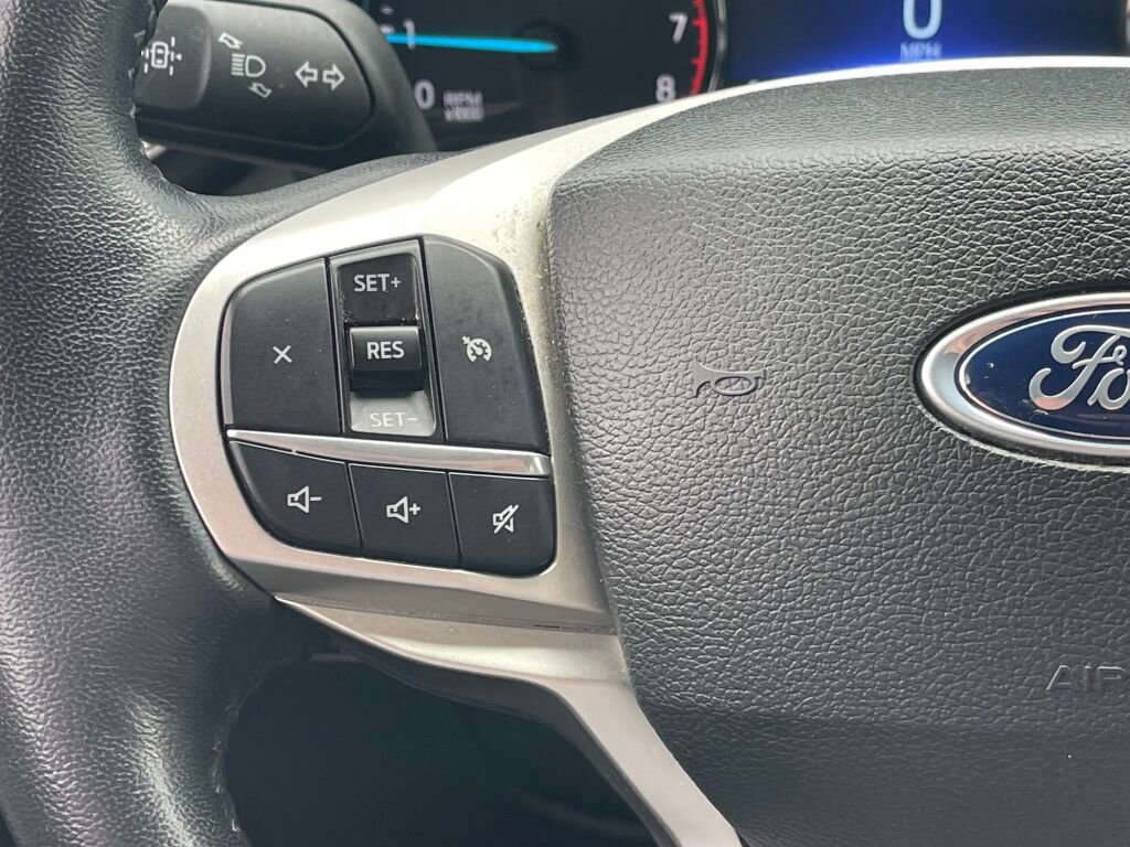 Used 2023 Ford Explorer XLT w/ Equipment Group 202A AWD/4WD image 17