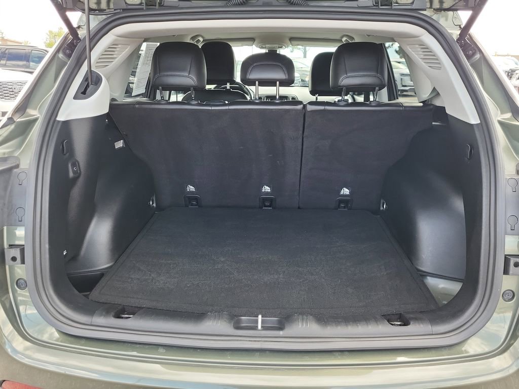Used 2018 Jeep Compass Latitude w/ Cold Weather Group AWD/4WD image 13