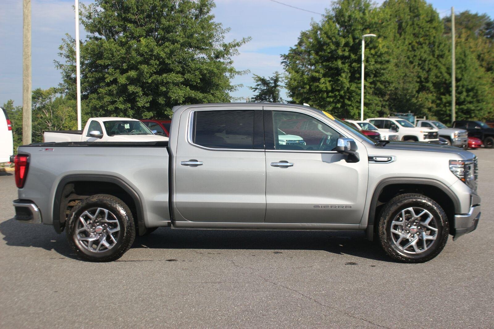 Used 2026 GMC Sierra 1500 SLT w/ SLT Premium Package AWD/4WD image 8