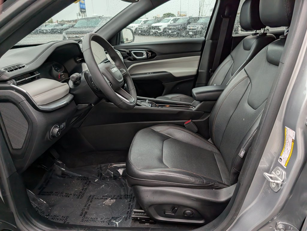 Used 2023 Jeep Compass Limited AWD/4WD image 14